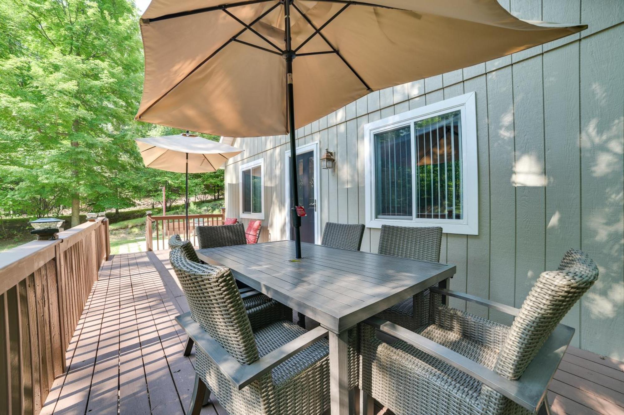 Roscommon Retreat With Deck About 1 Mile To Higgins Lake 外观 照片