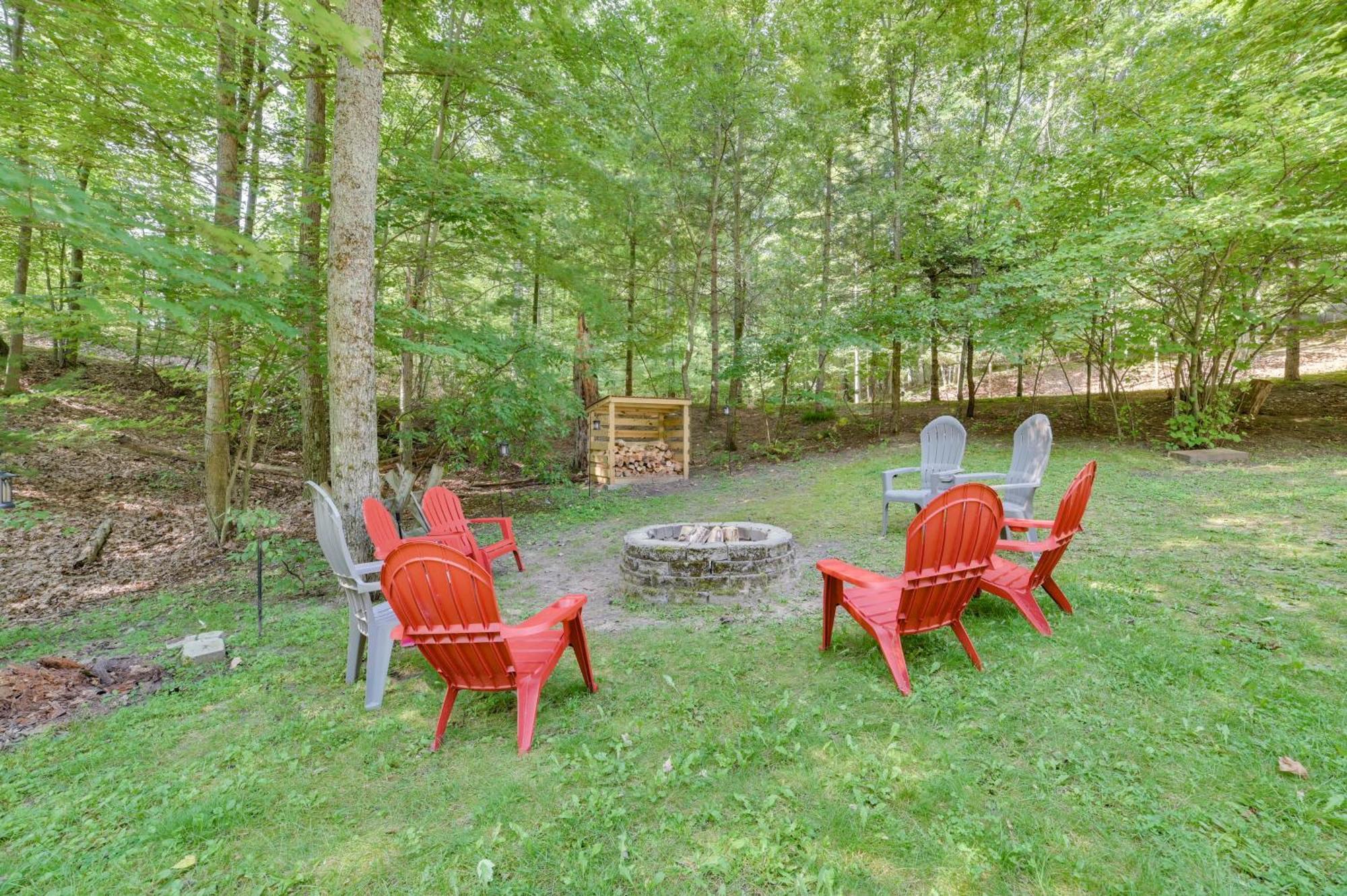 Roscommon Retreat With Deck About 1 Mile To Higgins Lake 外观 照片